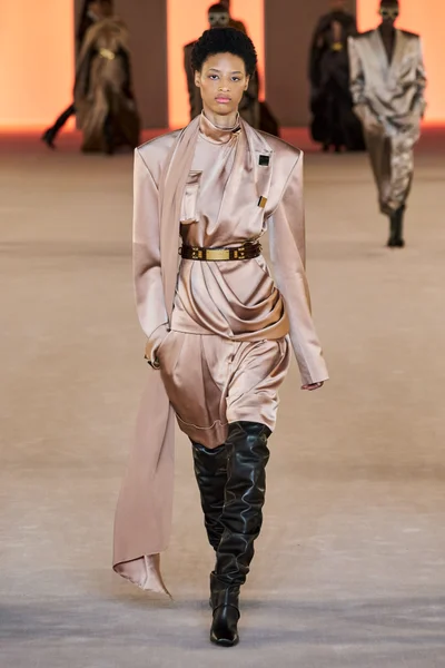 Look 50